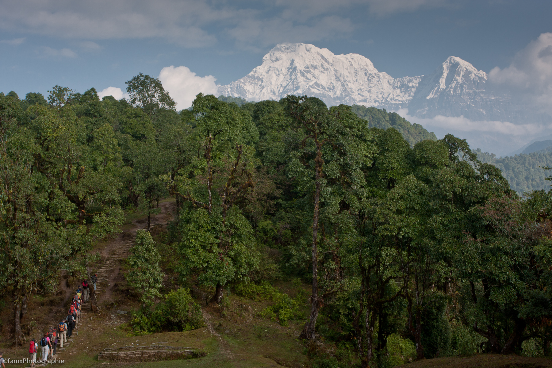 Annapurna Sud 7219m, Hiun Chuli 6434m, Népal, Personnage, Sanctuaire des Annapurnas (Famx40dd11_4641)