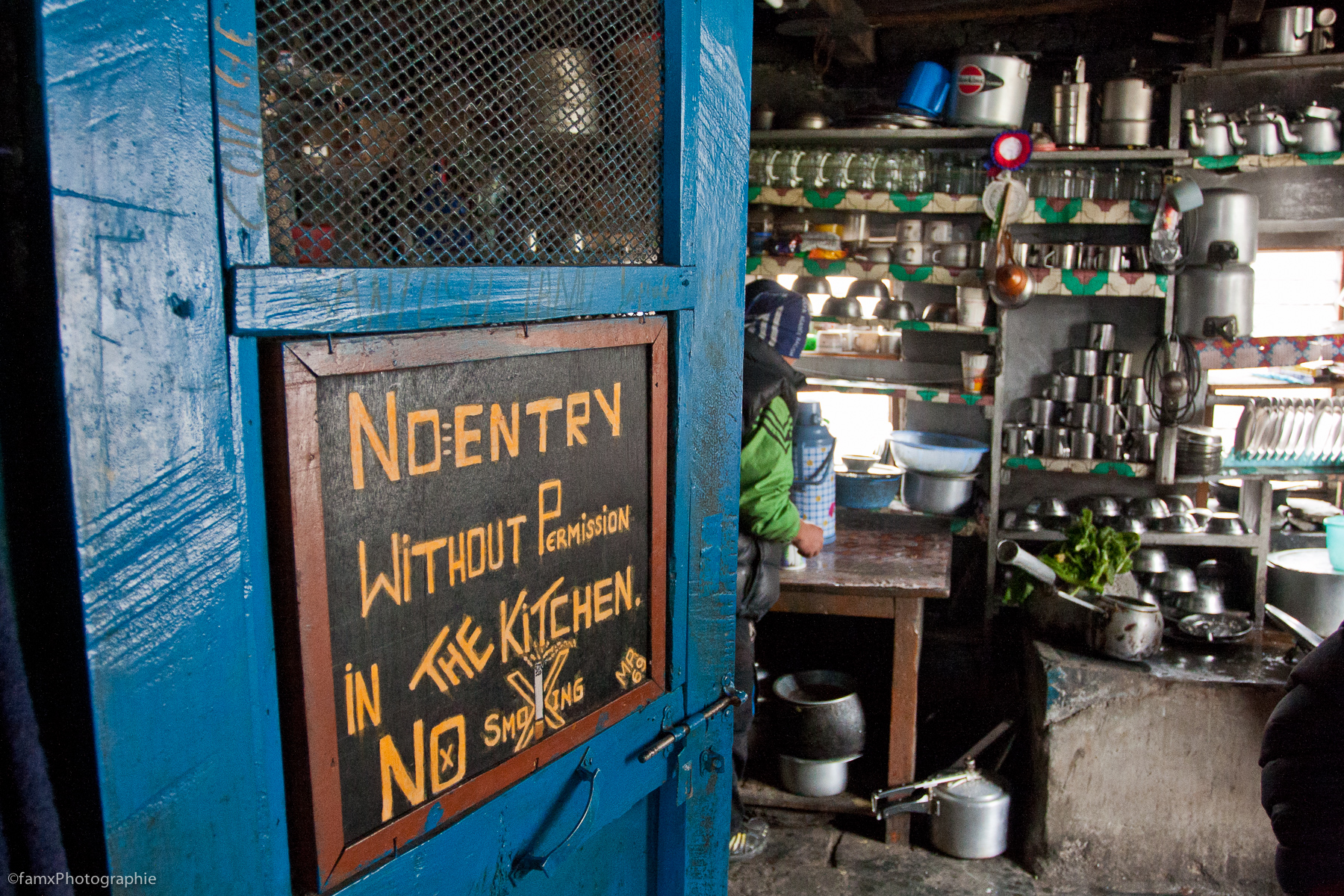 Cuisine, Machapuchare Base Camp 3700m, Népal, Sanctuaire des Annapurnas (Famx40dd11_5444)