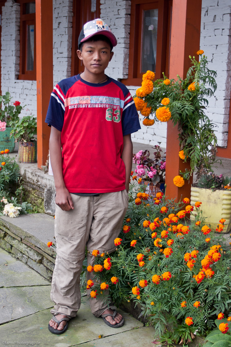 Chhomrong, Népal, Personnage, Sanctuaire des Annapurnas (Famx40dd11_5836)