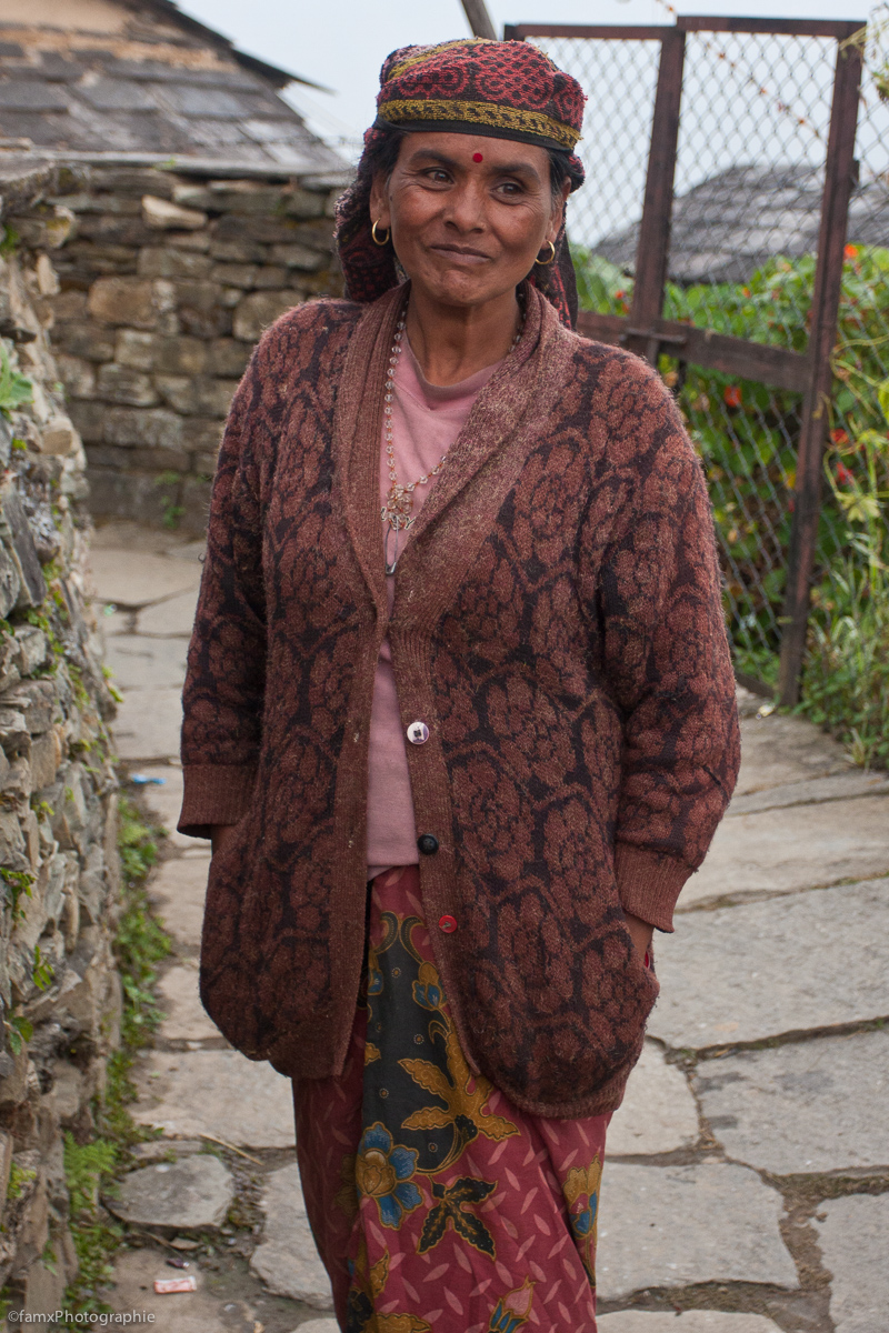 Ghandruk, Népal, Personnage, Sanctuaire des Annapurnas (Famx40dd11_5989)