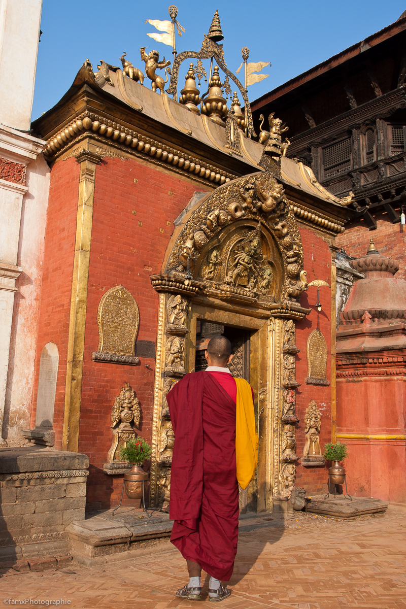 Bhaktapur, Népal, Personnage, Temple (Famx40dd11_6455)