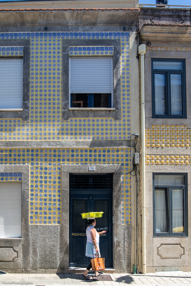 Personnage, Porto, Portugal (Famx7dII22_1963)