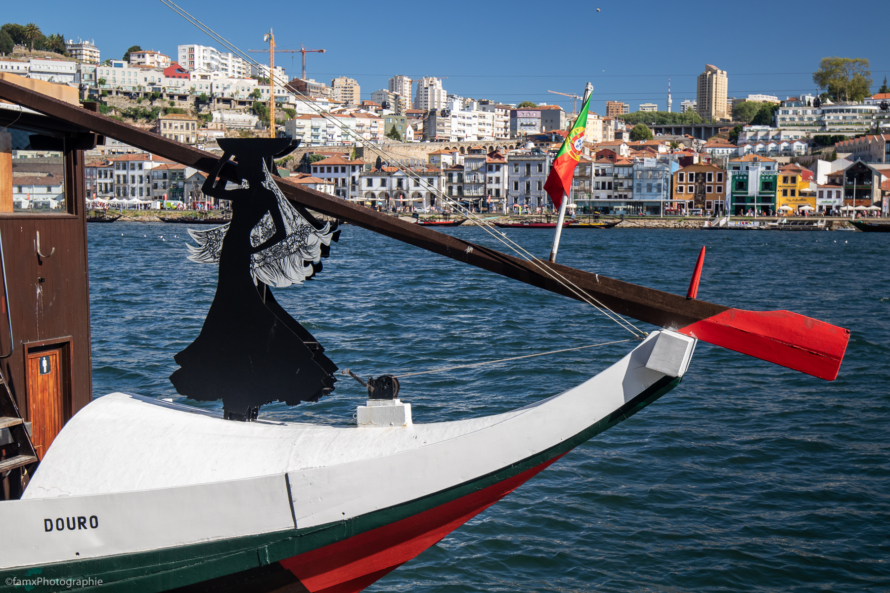 Eaux, Porto, Portugal (Famx7dII22_1984)